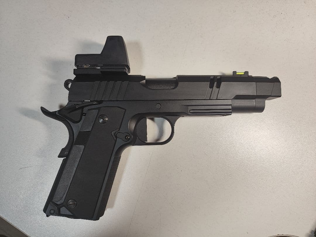 Carbon8 Black Kitty co2ガスガン ドットサイト付き