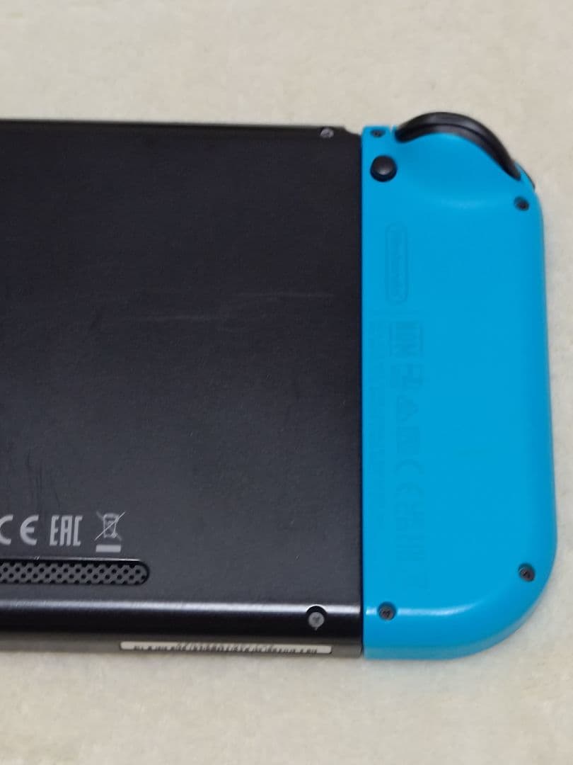 Nintendo Switch 本体【片方のコントローラーに不具合有り】