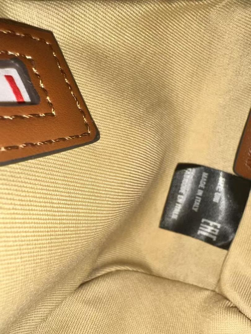 早物勝ち MARNI ロゴ入りかごバッグ