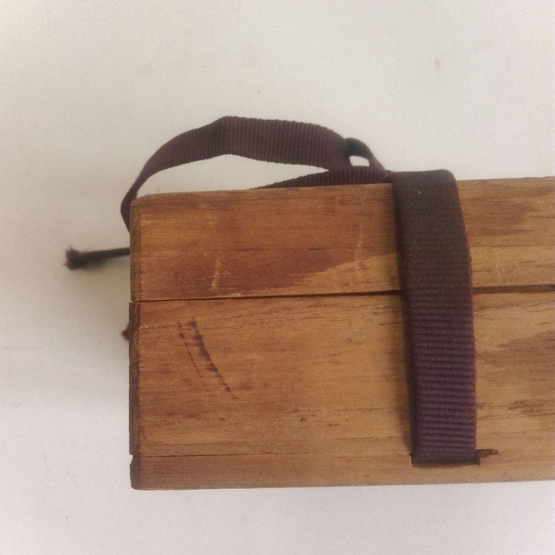 葉と花の模様が美しい銀製の小皿 木製の箱付き