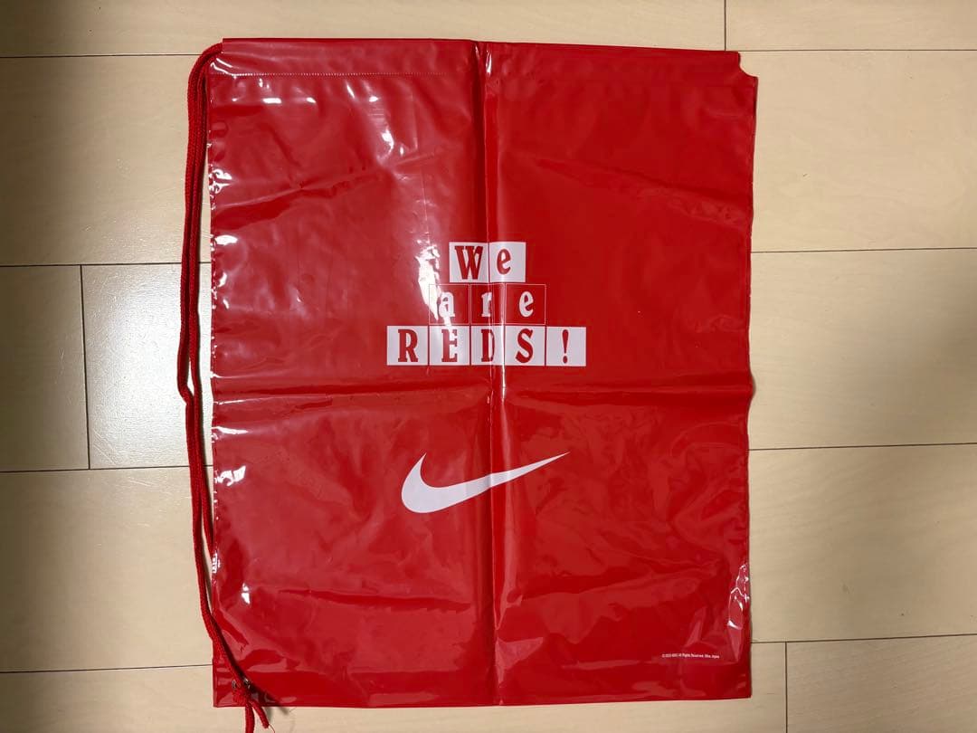 浦和レッズ 2024年 3rdユニフォーム　おまけ付（缶バッチ、キーホルダー）