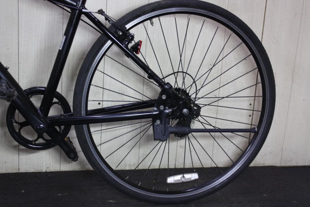 FERRARIフェラーリ 700C アルミ シマノ7速430mm クロスバイク