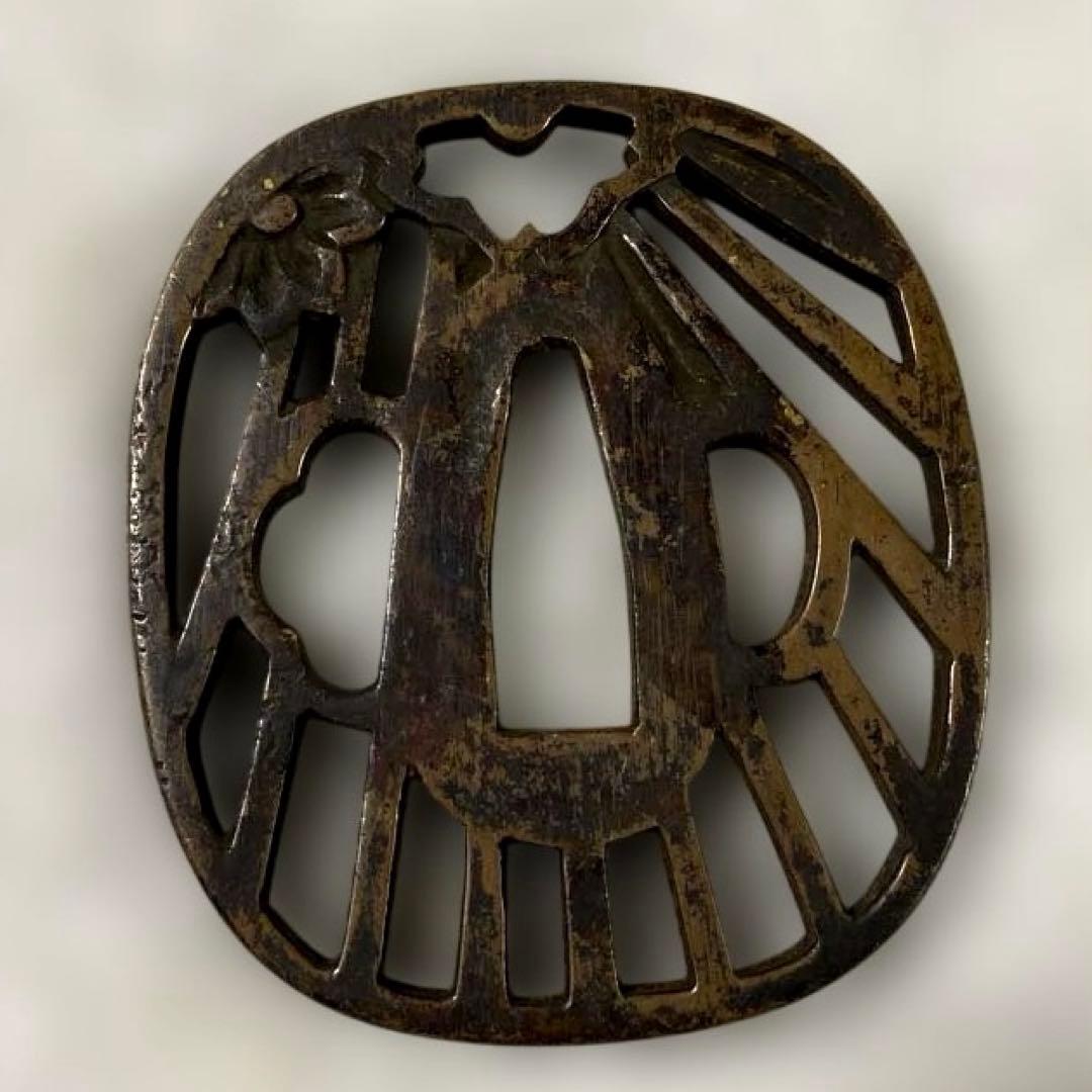 B-35 鍔　武具　銅製　刀装具　装飾品　日本刀　アンティーク　美術品　工芸品