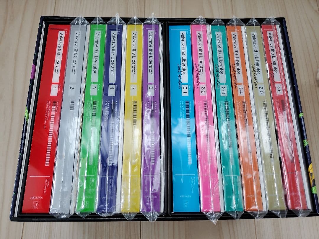 革命機ヴァルヴレイヴ Blu-Ray 全巻+収納BOX+タペストリー付き