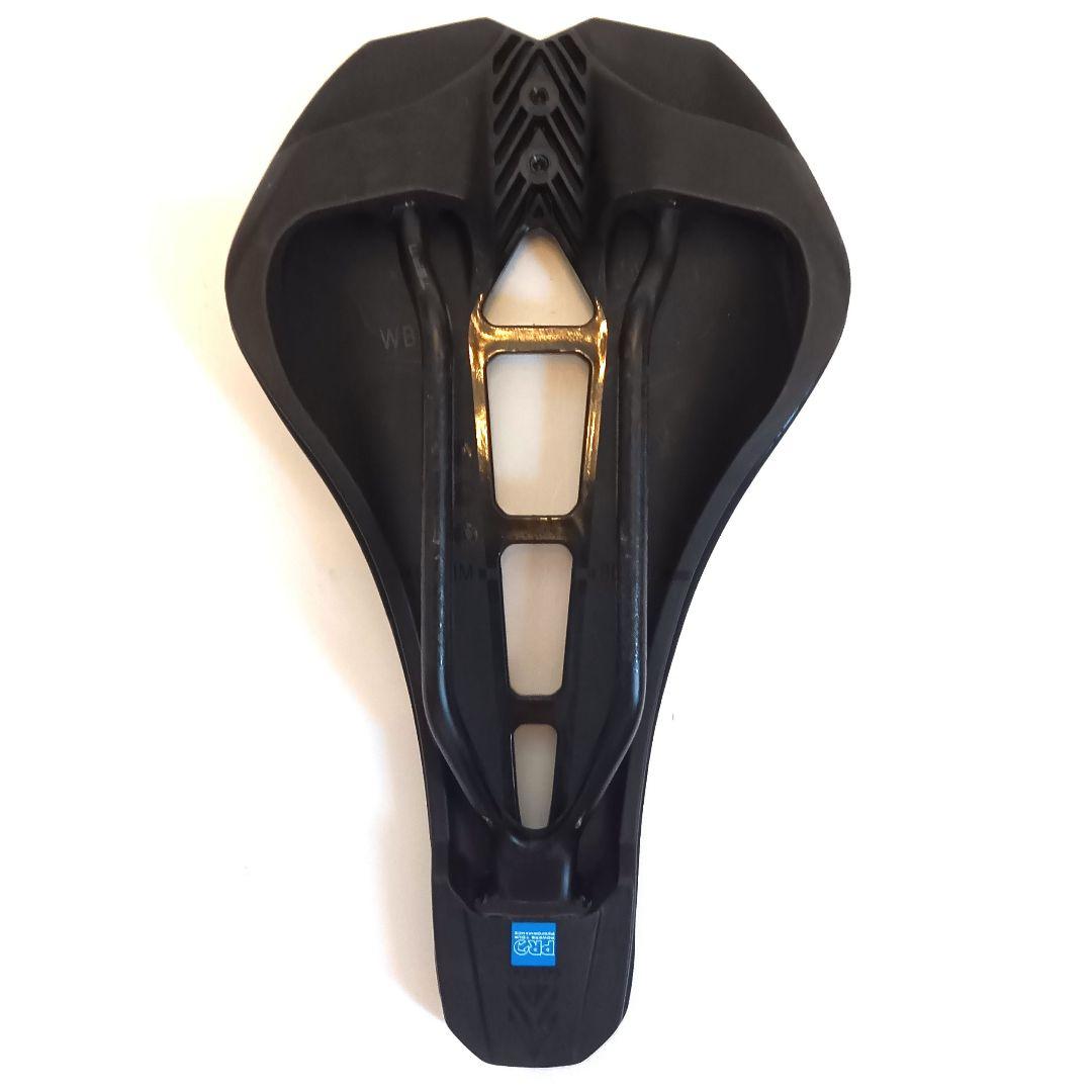 PRO Stealthチームサドル142mmカーボンレール