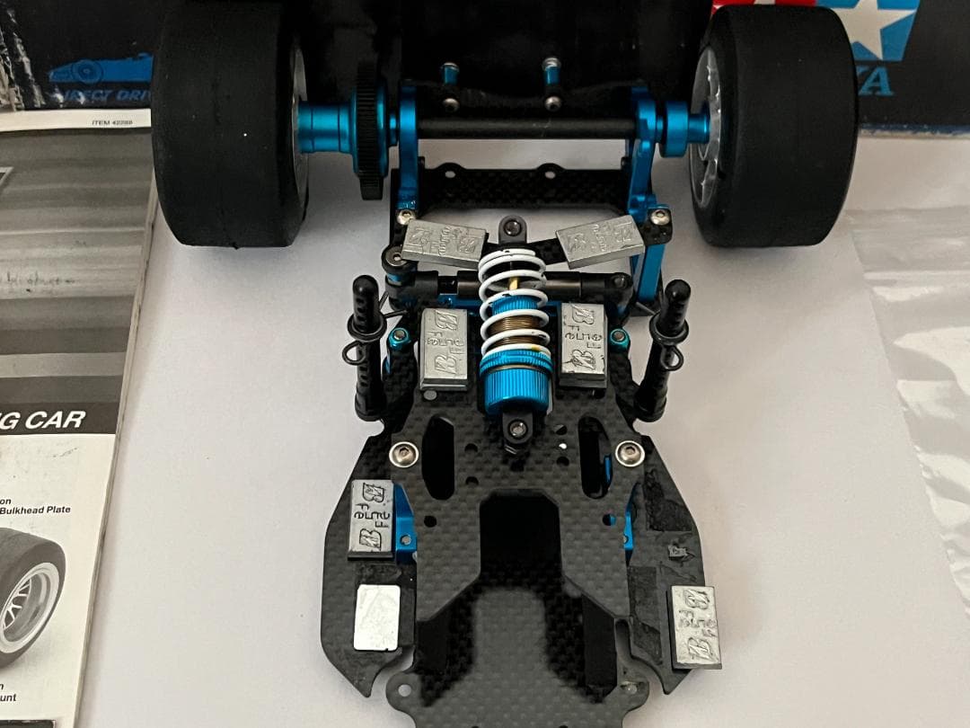 タミヤ 1/10 2WD TRF102 メカレスシャーシ 箱・説明書・残パーツ付