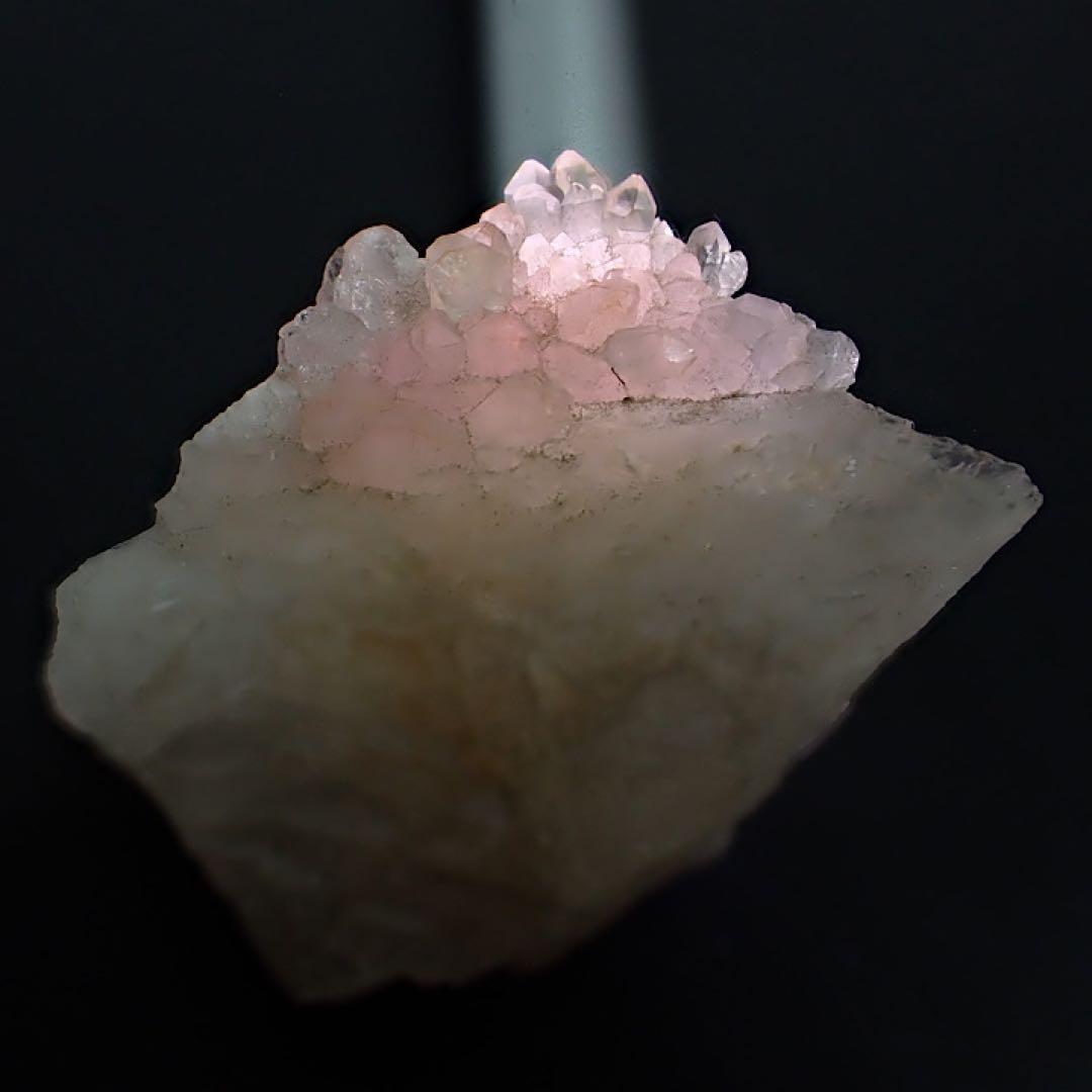 【ブラジル/ミナスジェライス産】ローズクォーツクラスター