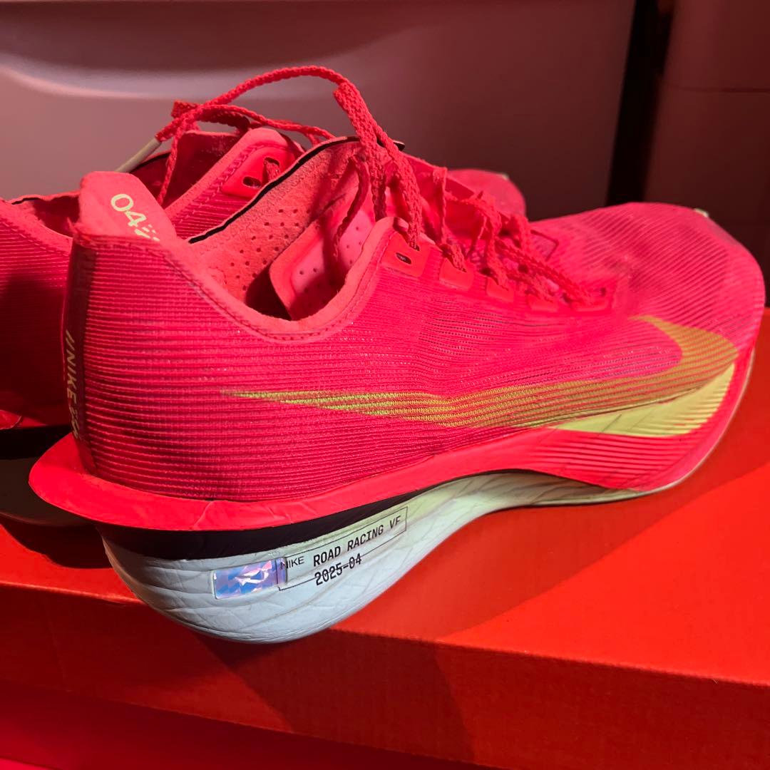 Nike ヴェイパーフライ4 25センチ