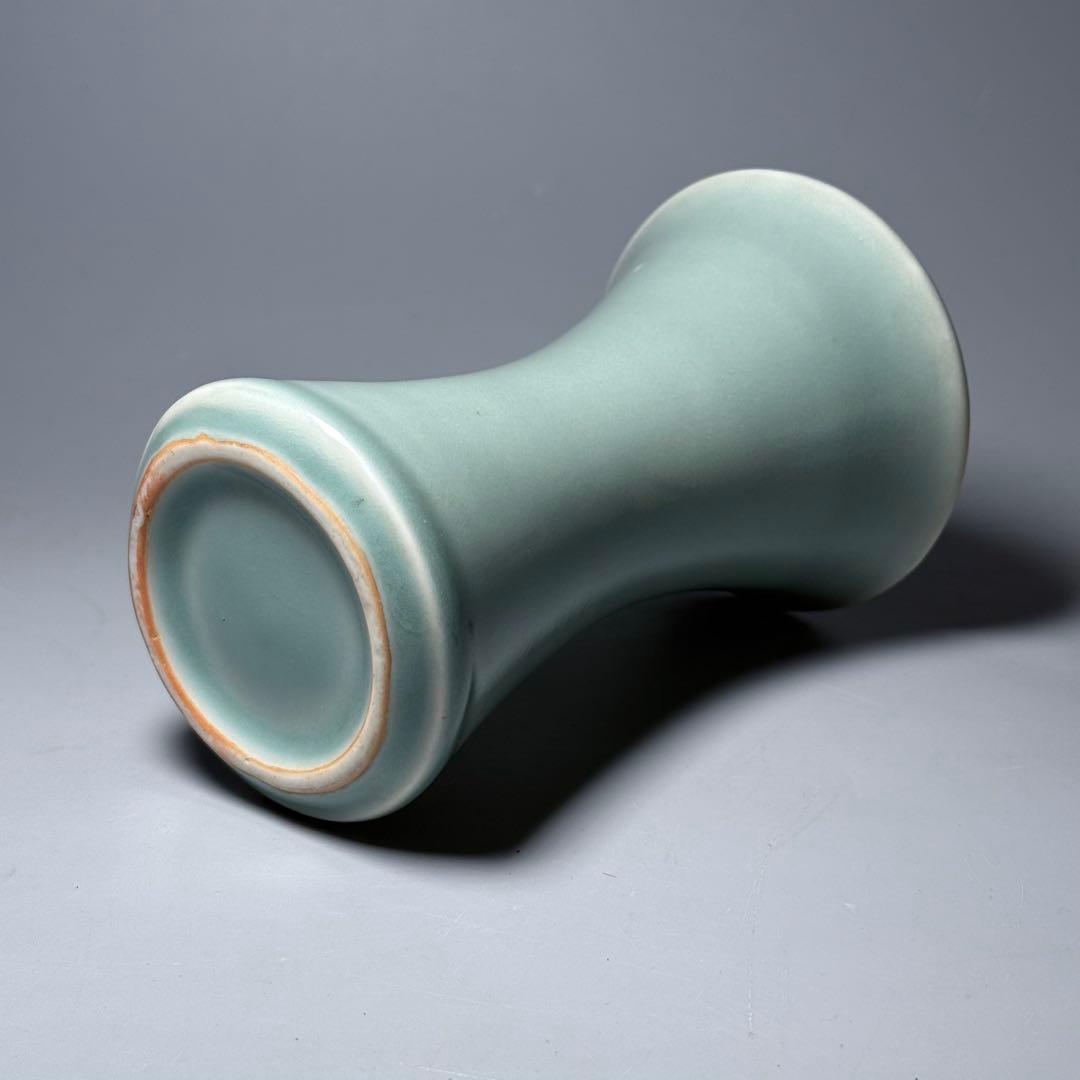 後期鍋島　青磁筒形花生　蒐集家放出品　特注共箱付　同手図録掲載品　最高峰の造形美