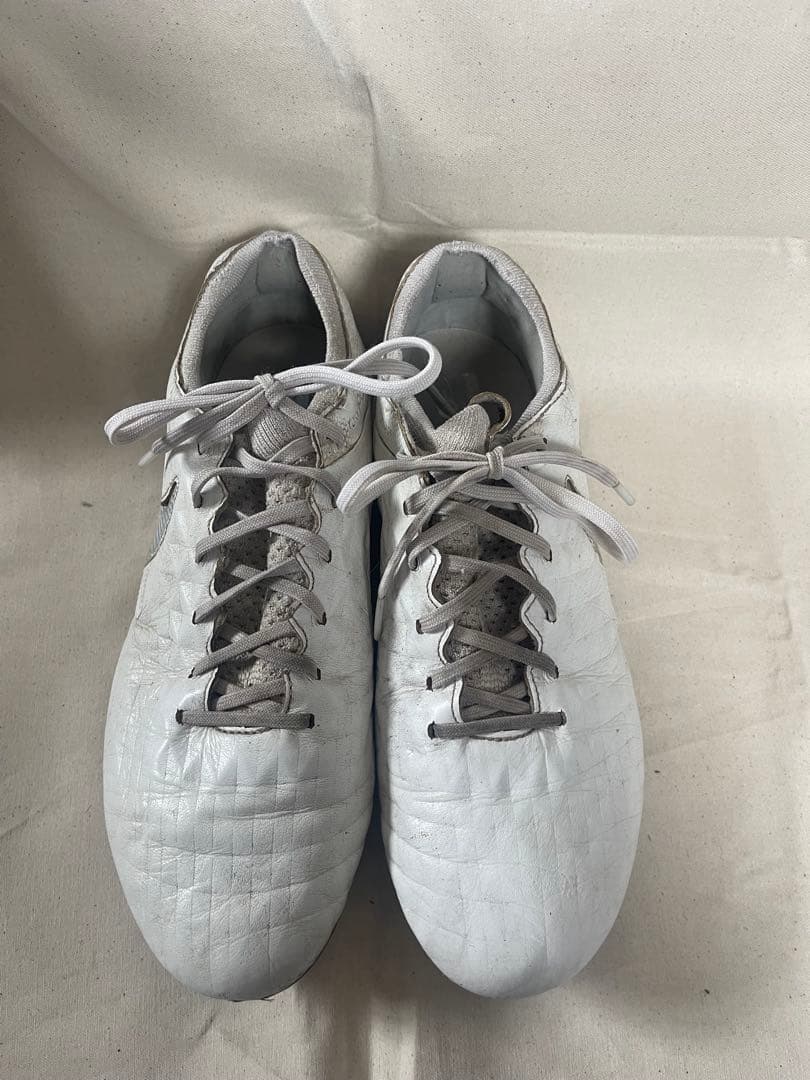 Nike サッカーシューズ ティエンポレジェンド8 SG