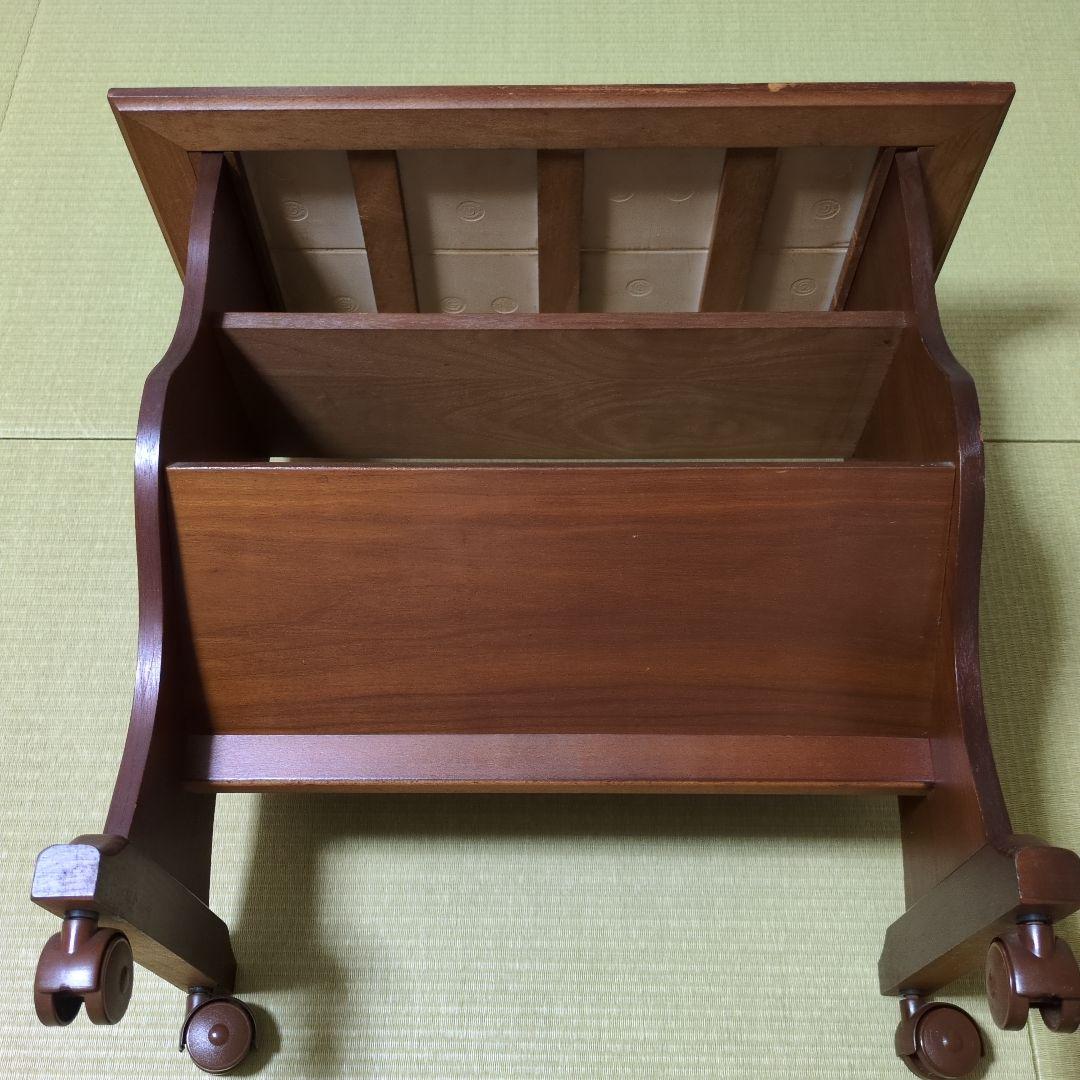 ドイツ製　天板タイル　木製　キャスター付マガジンラック　サイドテーブル