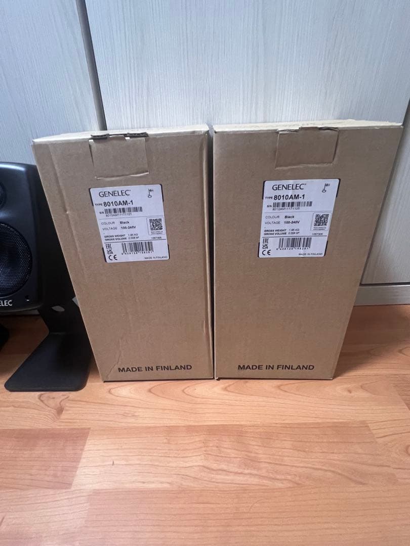 GENELEC 8010A モニタースピーカー 純正スタンド付き　ブラック