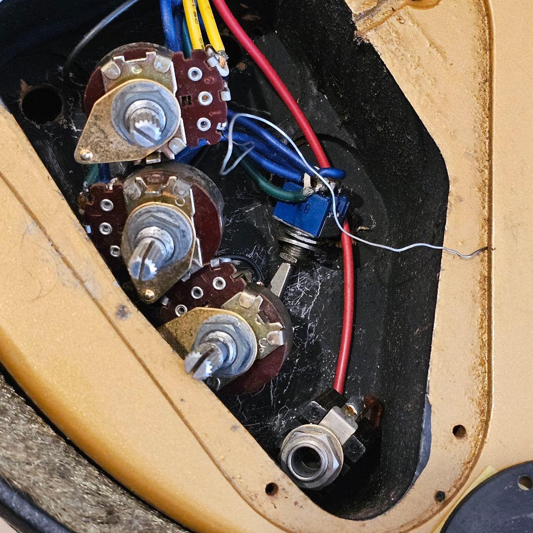 YAMAHA SG3000CUSTOM　ケーラートレモロ改造