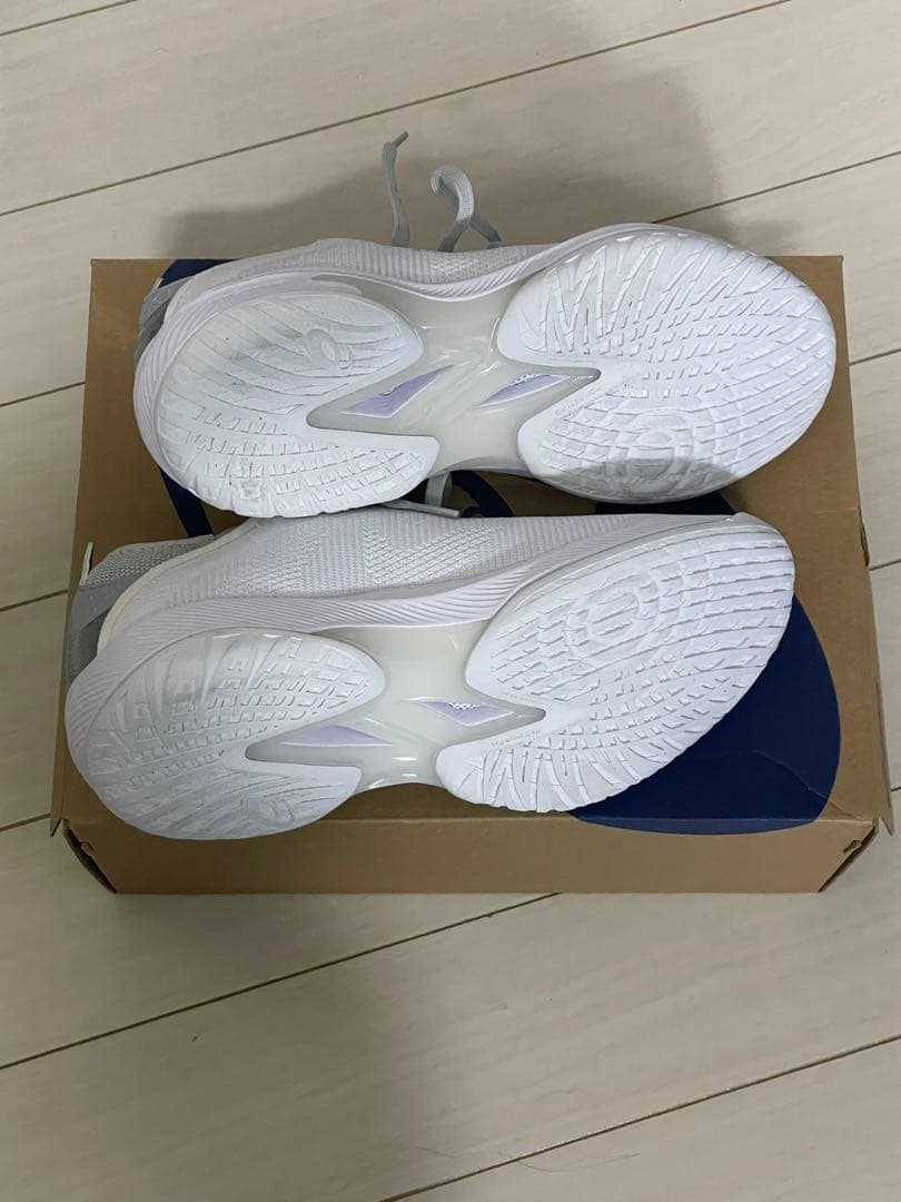 アシックス　グライドノヴァff3 新品 タグ付き