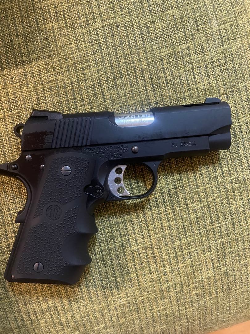 極美品　東京マルイV10 Ultra Compact Black ガスガン