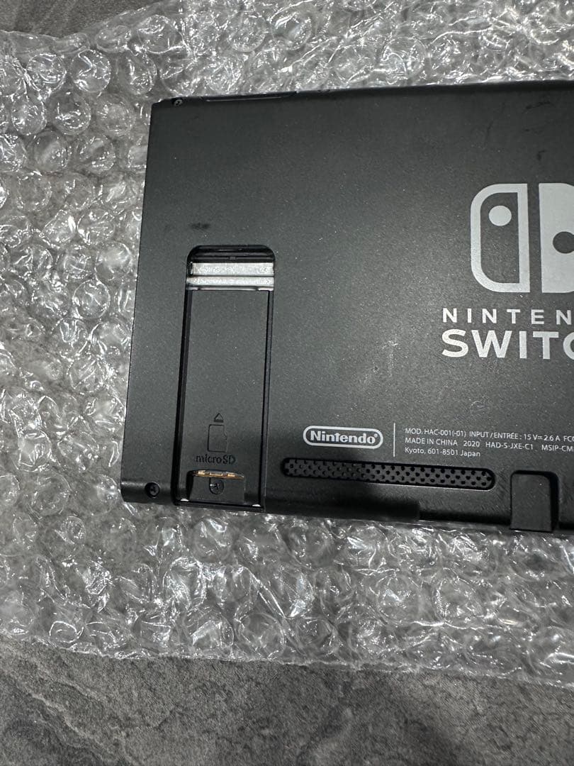 NintendoSwitch本体とサブジョイコン×2セット