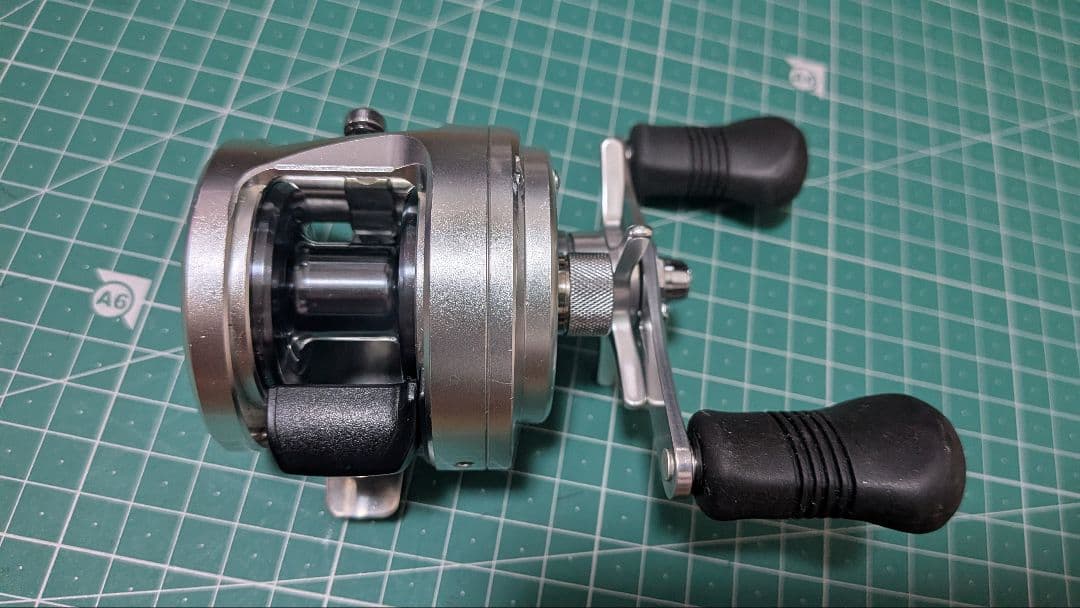 リール SHIMANO OCEA CALCUTTA 200HG
