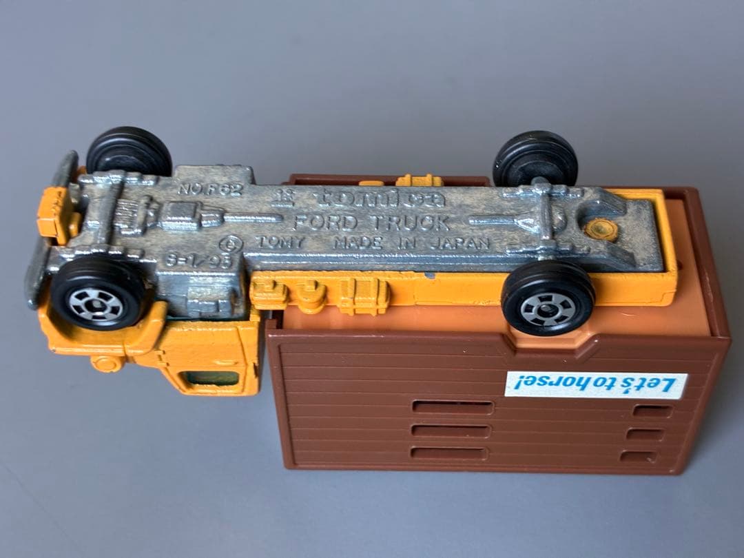 トミカ 日本製 フォード キャトル トラック
