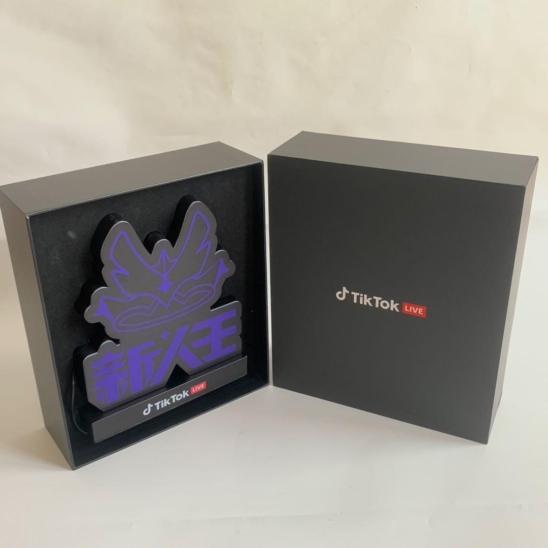 TikTok LIVE 限定ギフト 新人王 LED看板