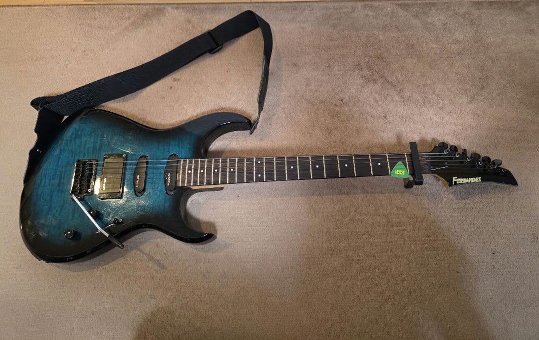 エレキギター フェルナンデス　Fernandes ギター グラデーション