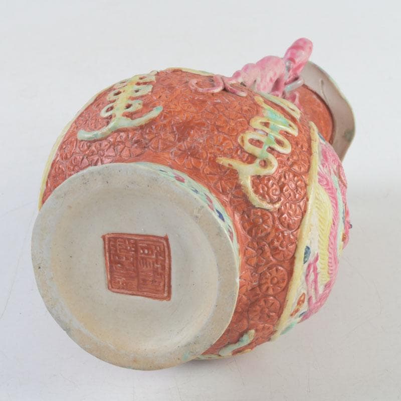 中国　大清乾隆年製款　粉彩　雲龍鳳凰文瓶　V　9566