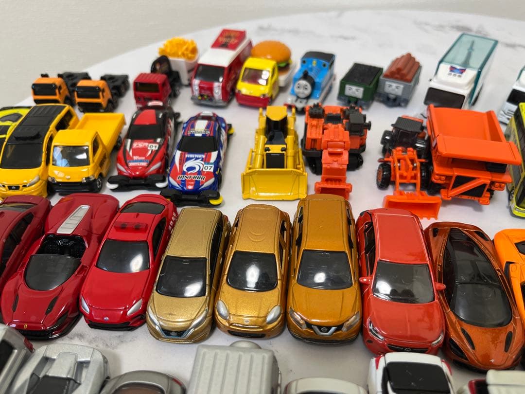 トミカ　まとめ売り　大量　約85台