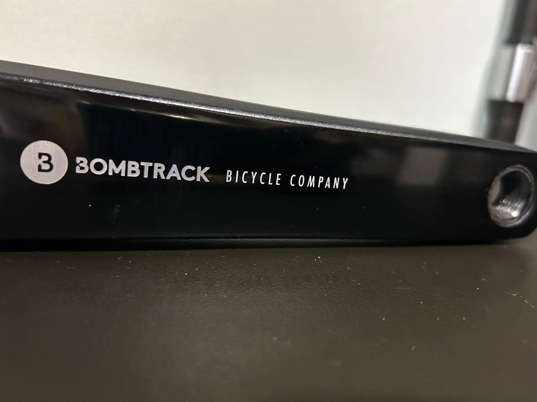 【BOMBTRACK クランクセット】SAMOX製　シングル用