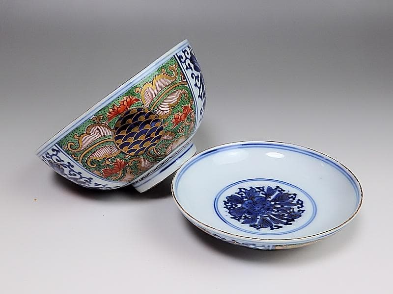 大聖寺伊万里 　染錦　牡丹に唐草吉祥紋図　蓋茶碗 　５客 　214AS- GGo