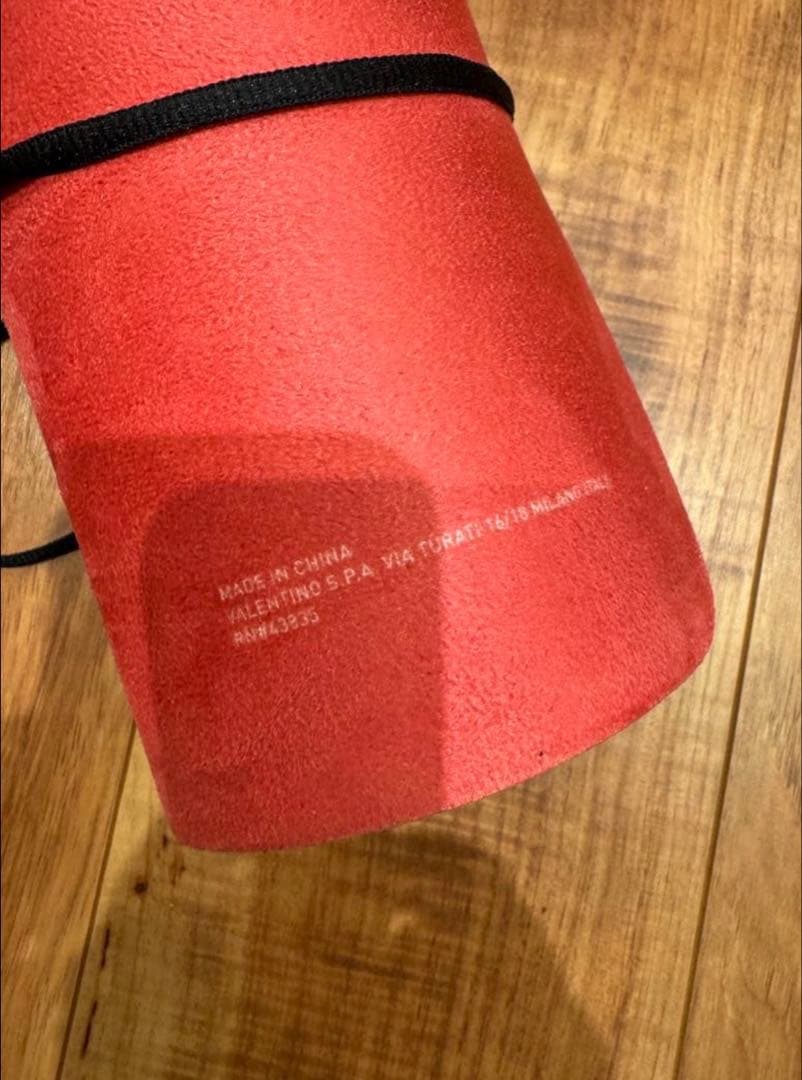 【未開封未使用品】Valentino東京コレクション VLTNロゴ ヨガマット②