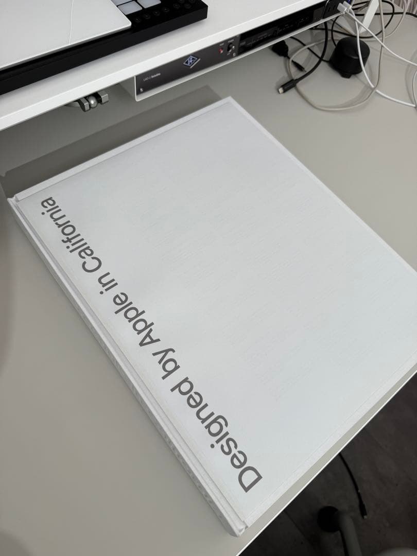 【最終値下】Designed by Apple in California(大）