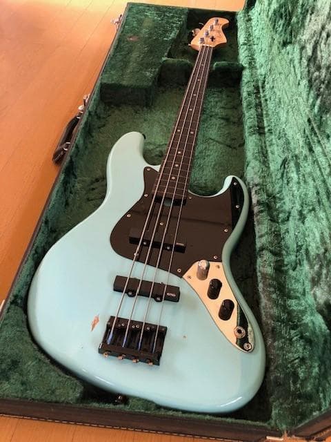 BacchusユニバーサルシリーズBJB+BJB-1R-FLフレットレス改