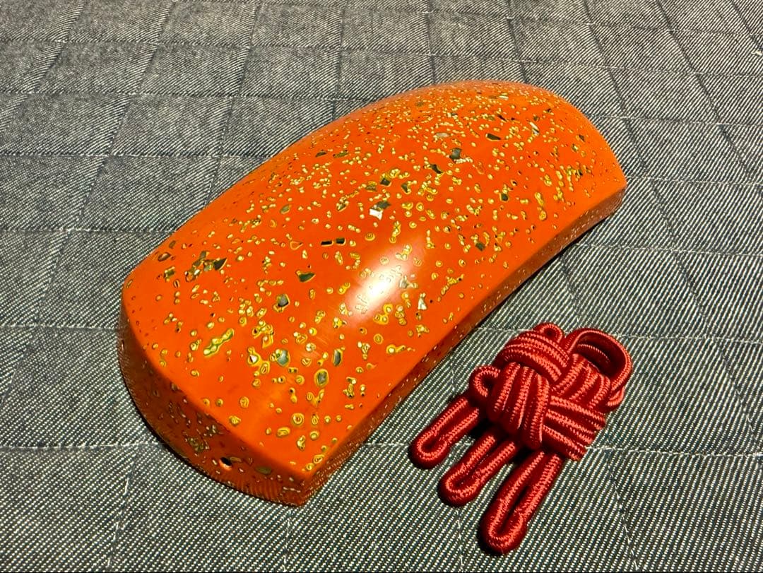 【美品】津軽三味線 胴掛け 五分大 朱色系 螺鈿 貝入 漆研ぎ出し 高級品 音緒