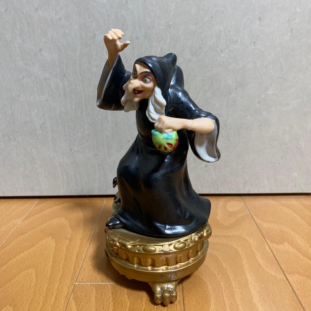 Disney Store商品　ヴィランズ　ウィックド・ウィッチ 陶器　フィギュア