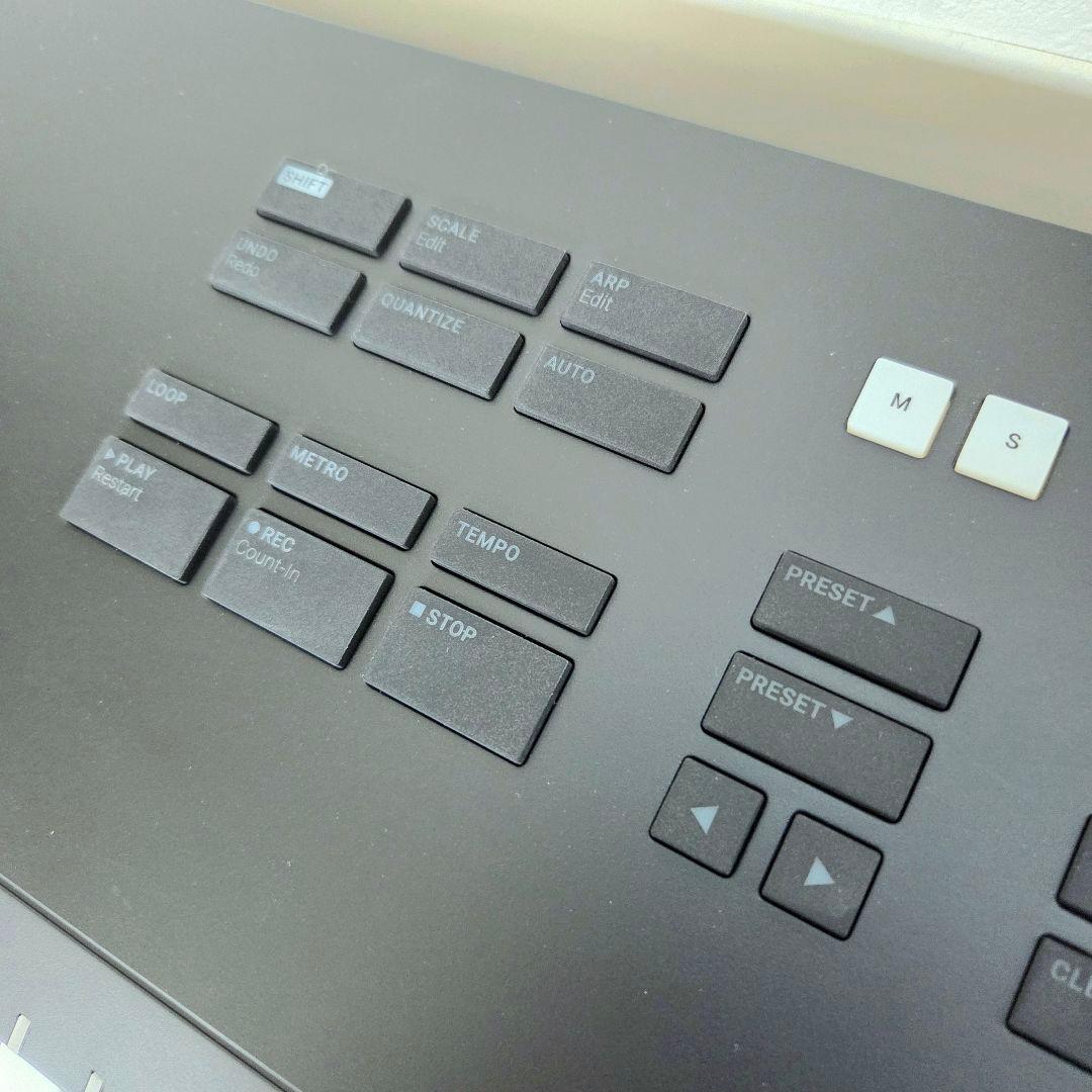 KOMPLETE KONTROL S49 MK2 MIDIキーボード