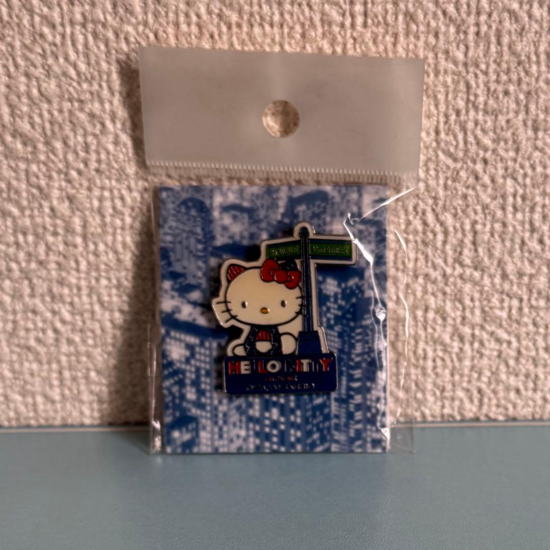 超レア！希少！アメリカ　ニューヨーク限定！ハローキティピンバッジ3点セット