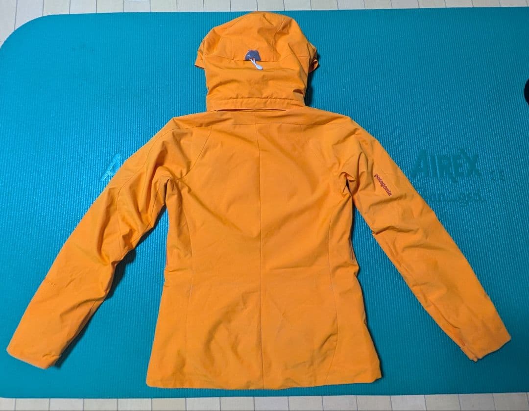 patagonia 女性用スキーウェア オレンジ