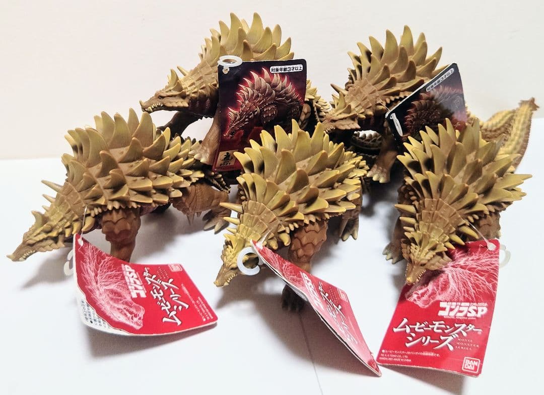 ムービーモンスターシリーズ 19種 105体 ソフビ ゴジラ ウルトラマン 新品