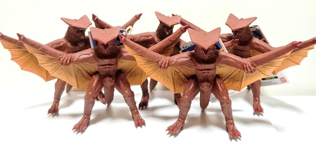 ムービーモンスターシリーズ 19種 105体 ソフビ ゴジラ ウルトラマン 新品