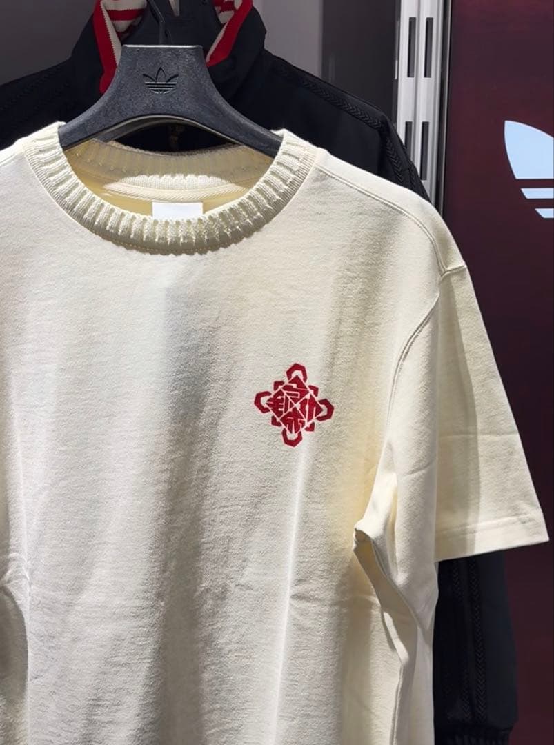 新品S Adidas FW25 CNY 馬年限定 半袖Tシャツ KT0713
