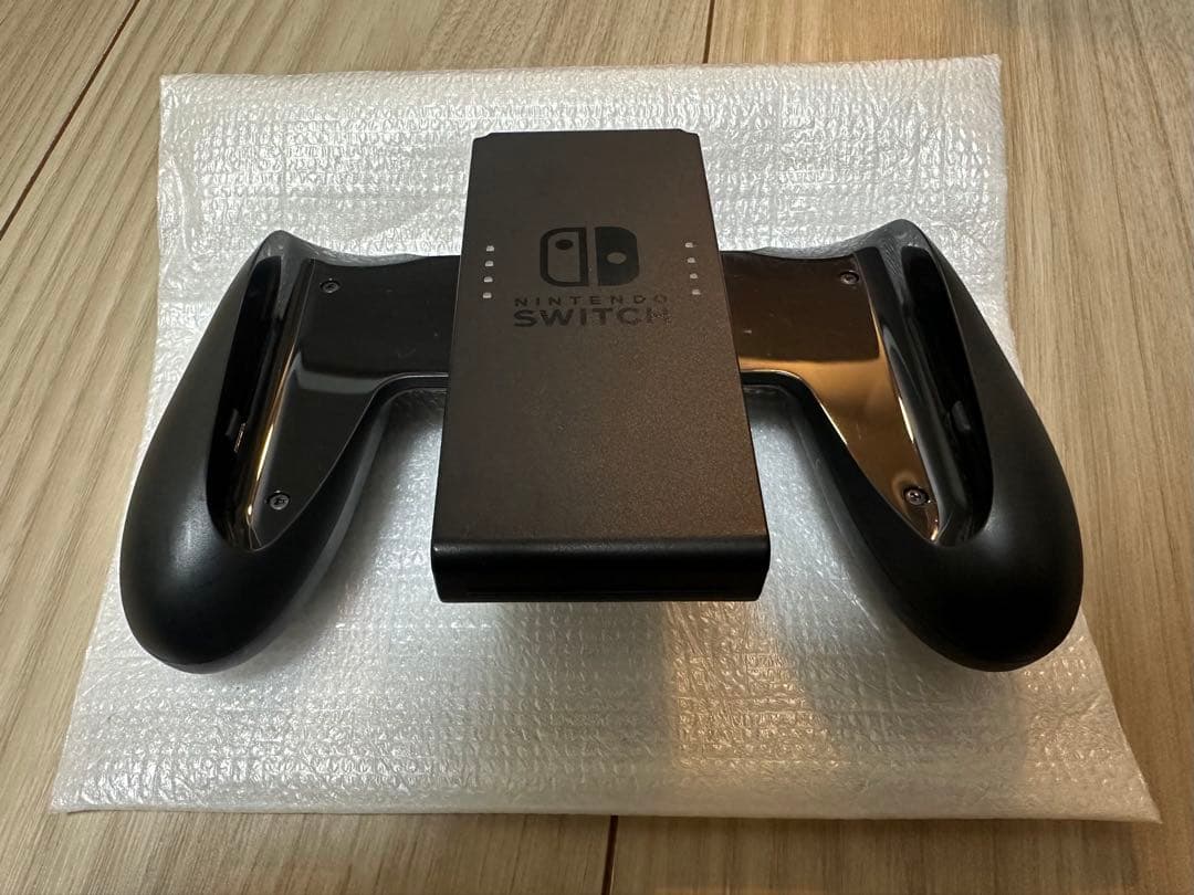 Nintendo Switch 本体【Joy-Conグリップ＋付属品】