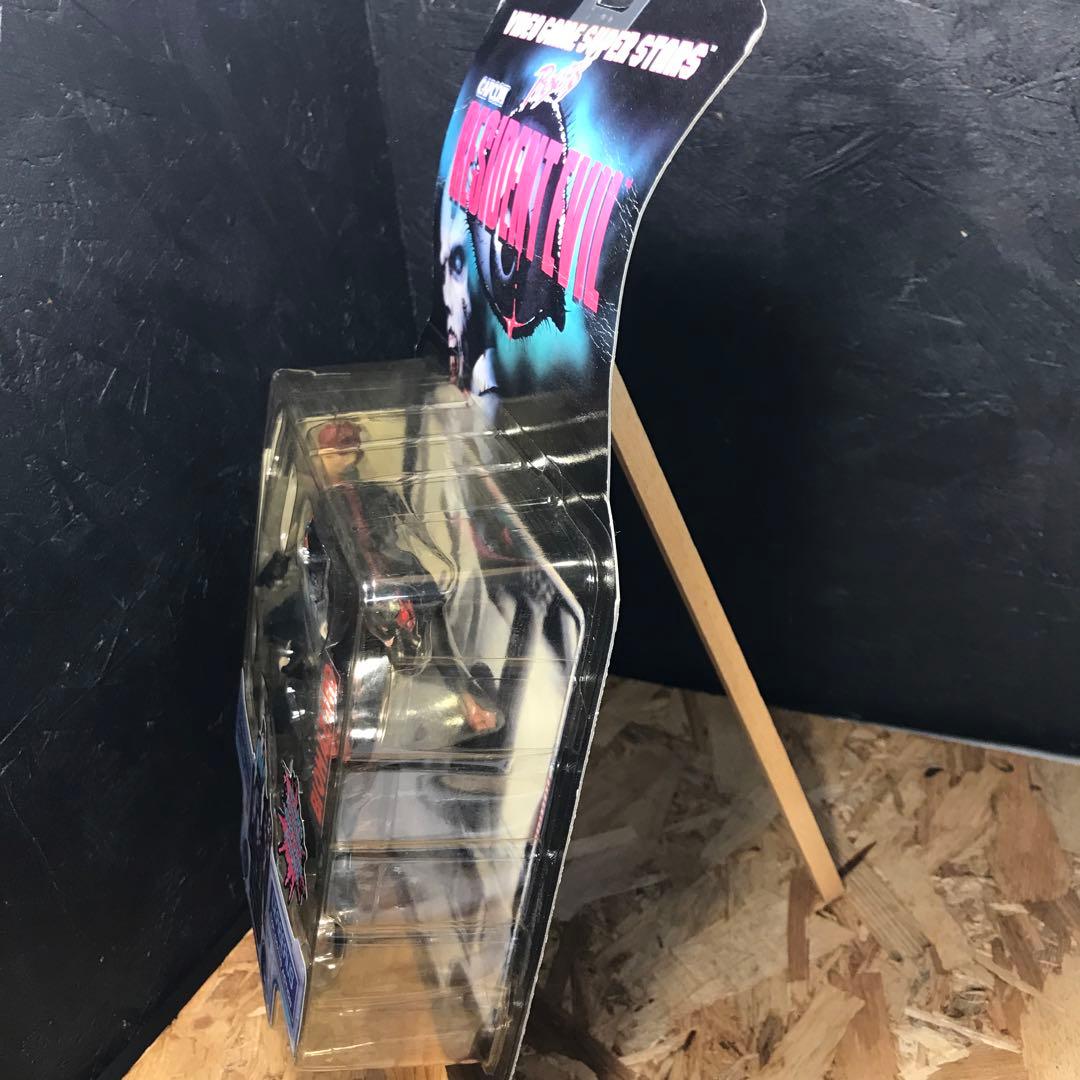 トイビズ　バイオハザード　クリス レッドフィールド　フィギュア