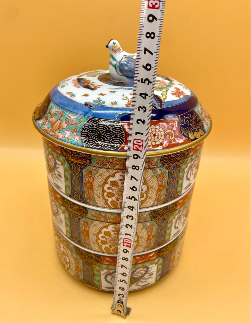 【新品未使用】有田焼 幸楽窯 古伊萬里　色絵山水　金彩 三段重　木箱付き