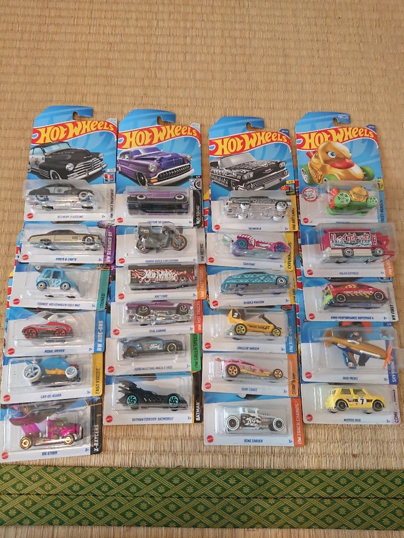 注意 やま Hot Wheels 140サイズ箱いっぱいセットその1