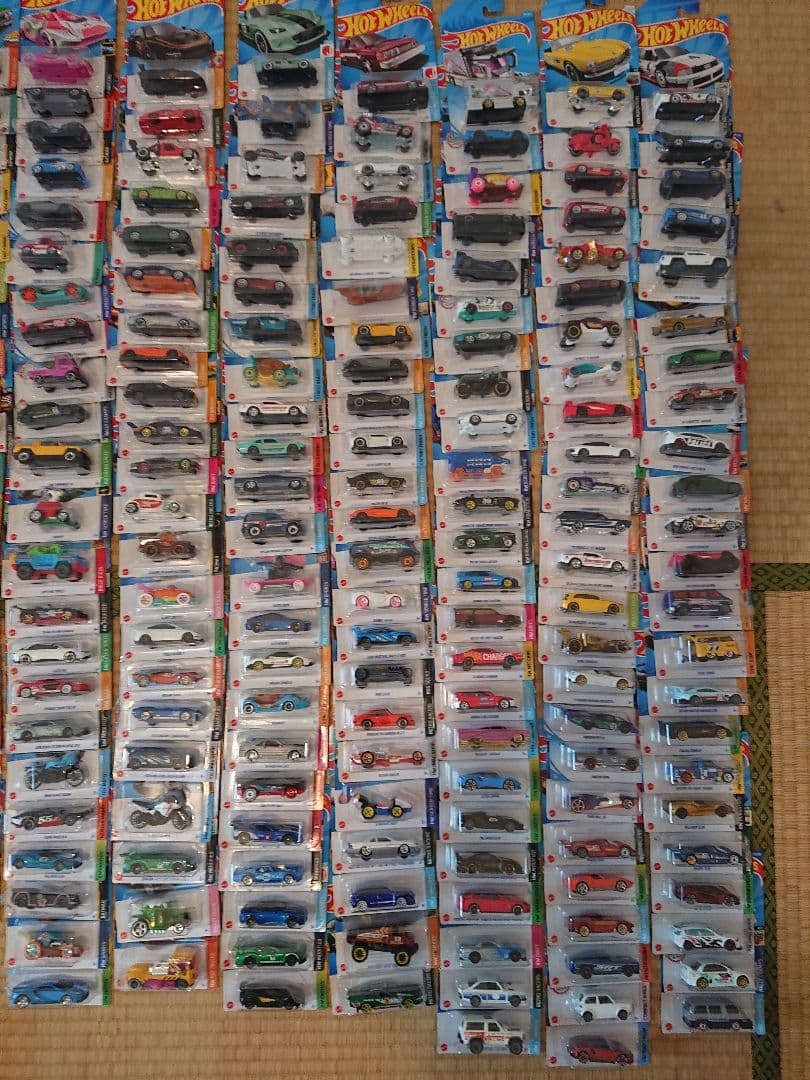 注意 やま Hot Wheels 140サイズ箱いっぱいセットその1