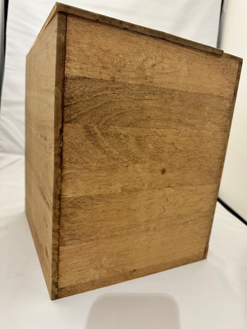 お節料理用、黒い木製重箱 金色の鳥の装飾 田坂宝