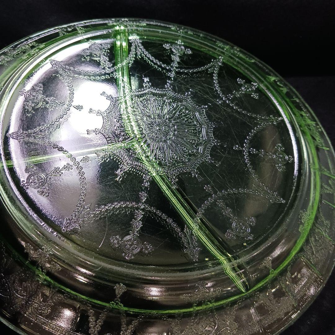 W361-2 昭和レトロ ウランガラス 仕切りランチプレート 古ガラス　FF