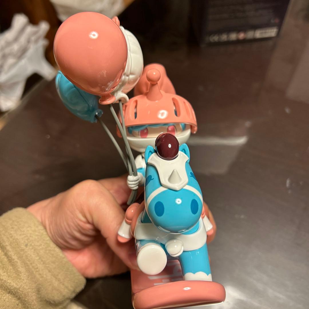 vioola フィギュア　popmart