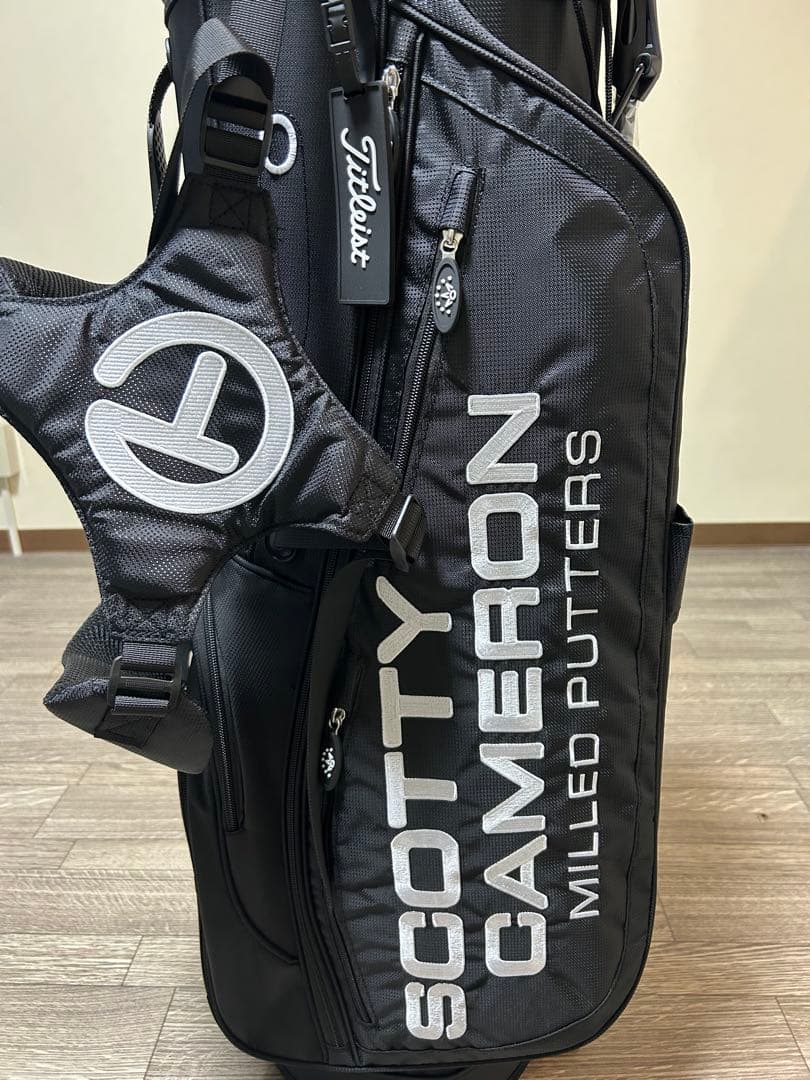 スタンド式キャディバック　人気のブラック！軽量で旅行用や気分転換のサブバックに！