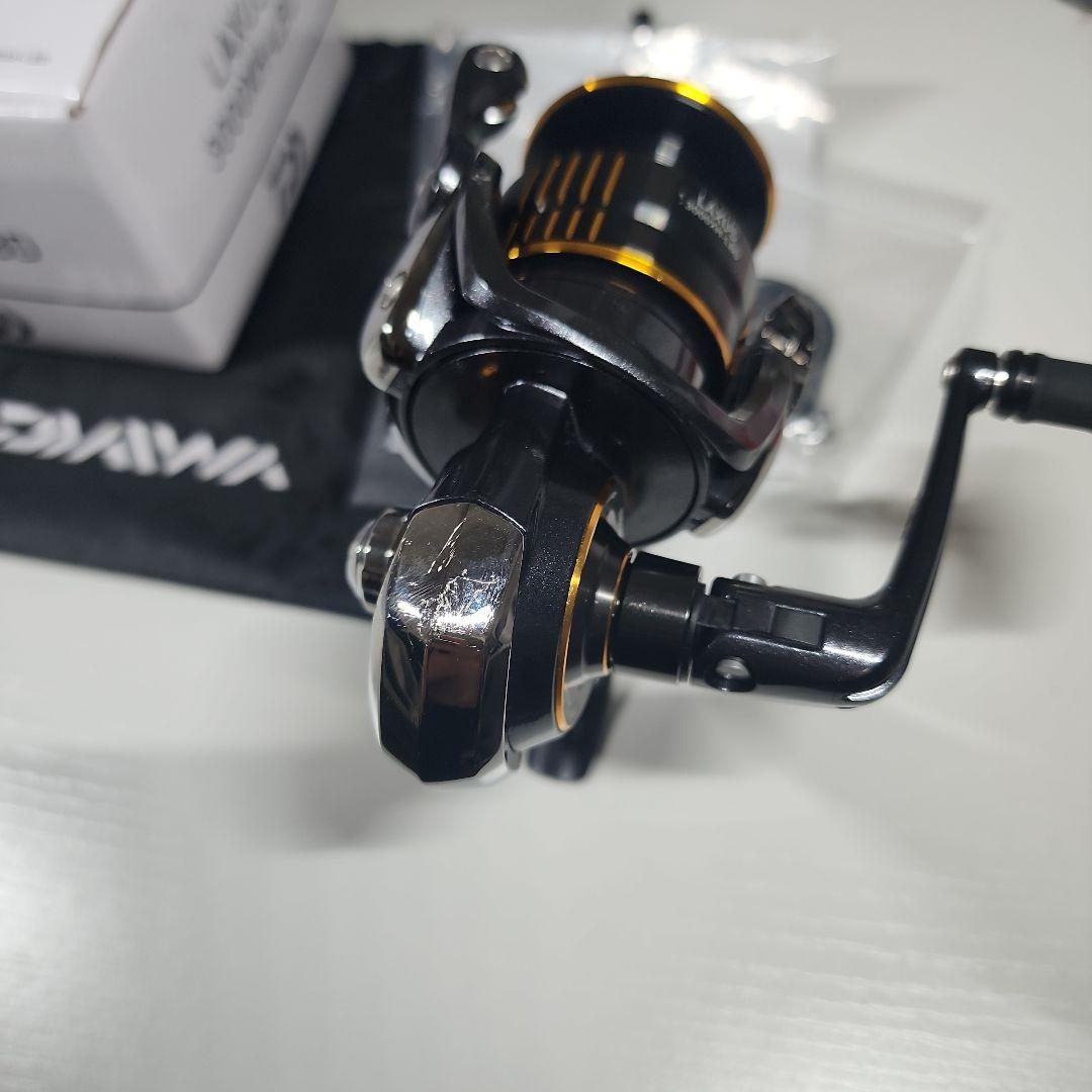 DAIWA ラグザス 3000XH-LBD スピニングリール　傷あり　ダイワ