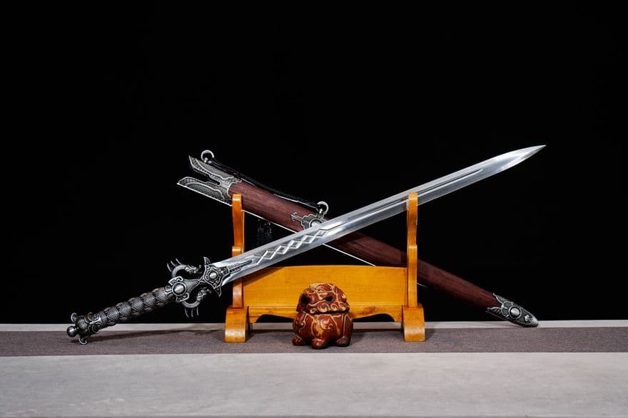 【ね竜戦剣】古兵器 刀装具 日本刀　模造刀 居合刀 武士道 鑑賞用 美術刀